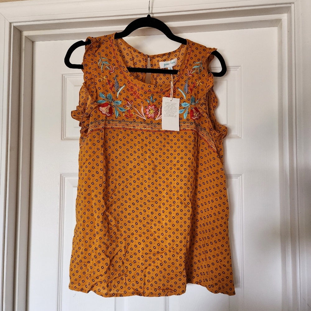 Grace and Lace floral top size small